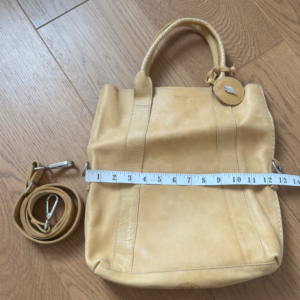 Roots Leather Unlined Tote Crossbody Bag - Beige Honey Leather - Like New - Picture 7 of 8
